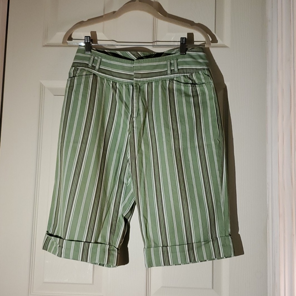 Nic and Zoe Capri size 6